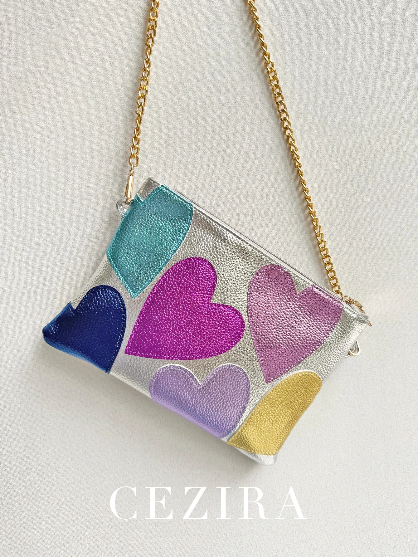 Colorful Metallic Heart Pattern Clutch