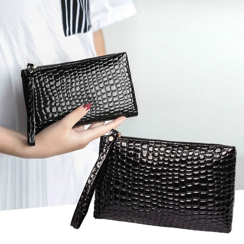 Retro Stone-Pattern Leather Wrist Bag