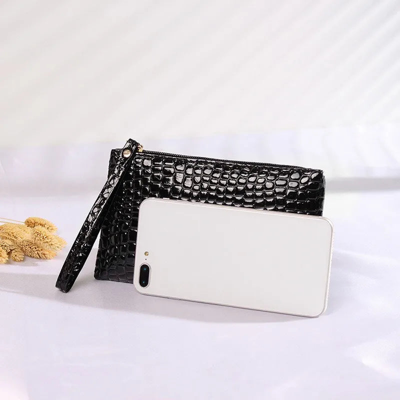 Retro Stone-Pattern Leather Wrist Bag